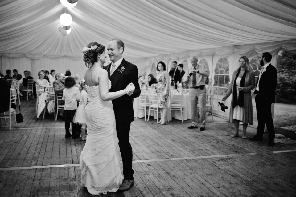 Eastwood House Dunkeld Wedding Photographer Bride Groom First Dance At Eastwood House Wedding