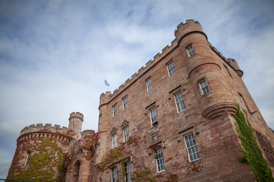 Dalhousie Castle in Edinburgh offers great wedding photography