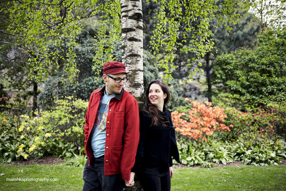 Couple photo session at Princes Street Gardens in Edinburgh