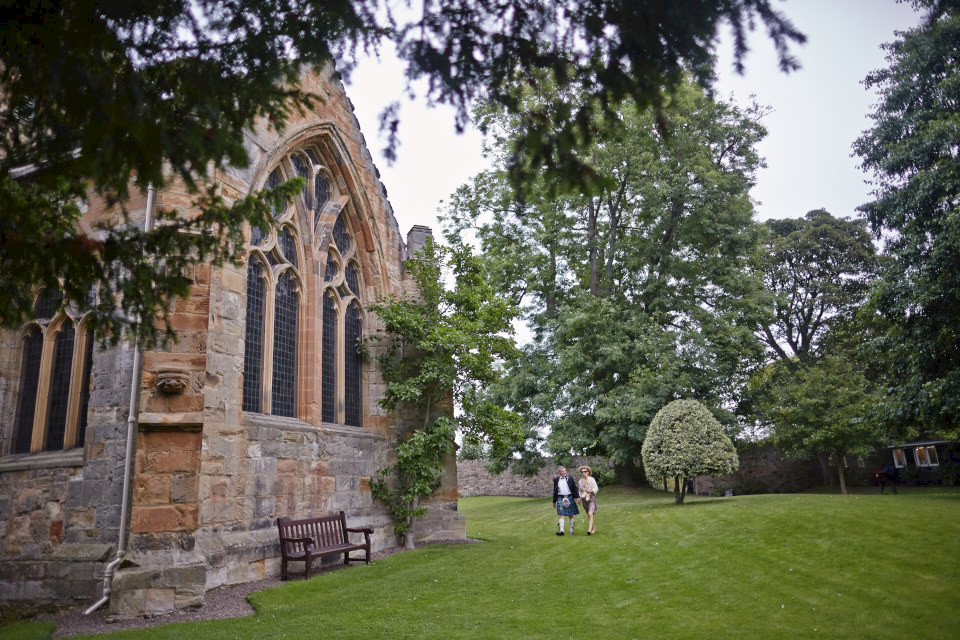 reportage wedding photography Edinburgh