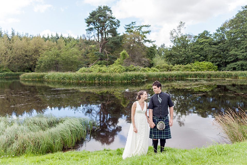 Creative wedding portraits for laid-back couples in Scotland