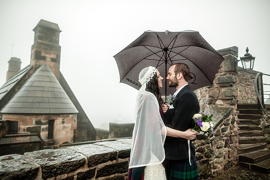 Bride and groom lovely portraits at Edinburgh Castle