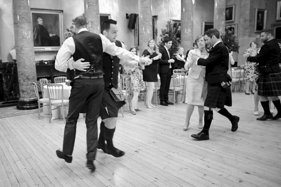 wedding photos at Royal College of Physicians in Edinburgh