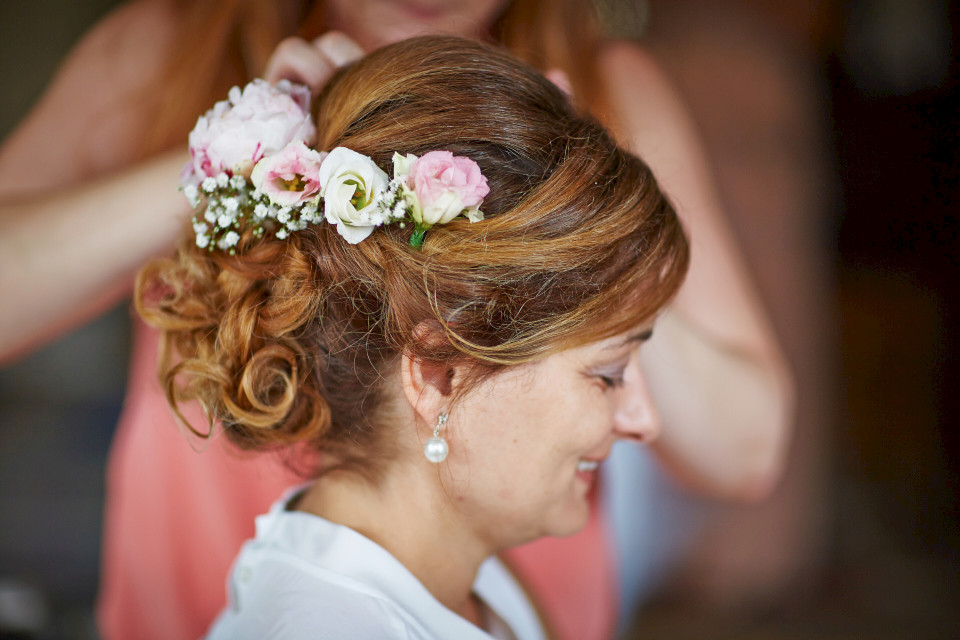 Bridal hair with flowers