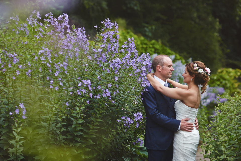 Bride & groom portraits in the gardens of Eastwood House