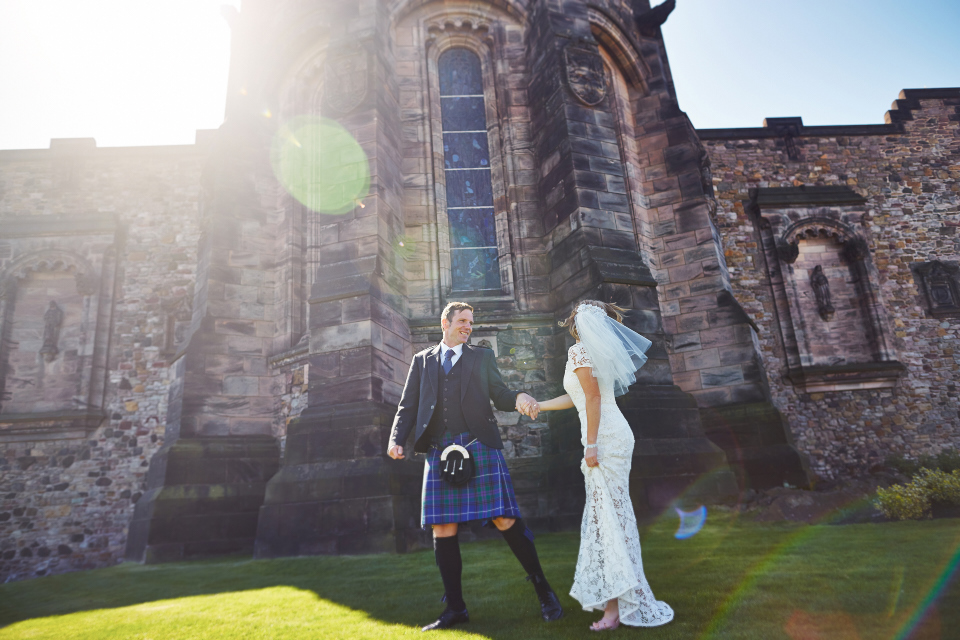 Relaxed bride and groom portraits at Edinburgh Castle
