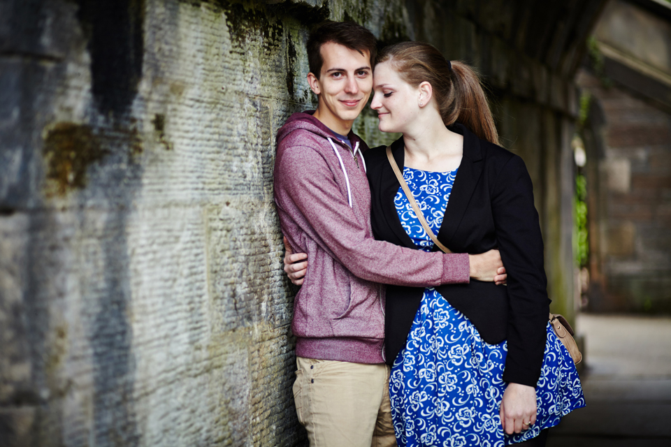 "Romantic moments during Edinburgh couple session"